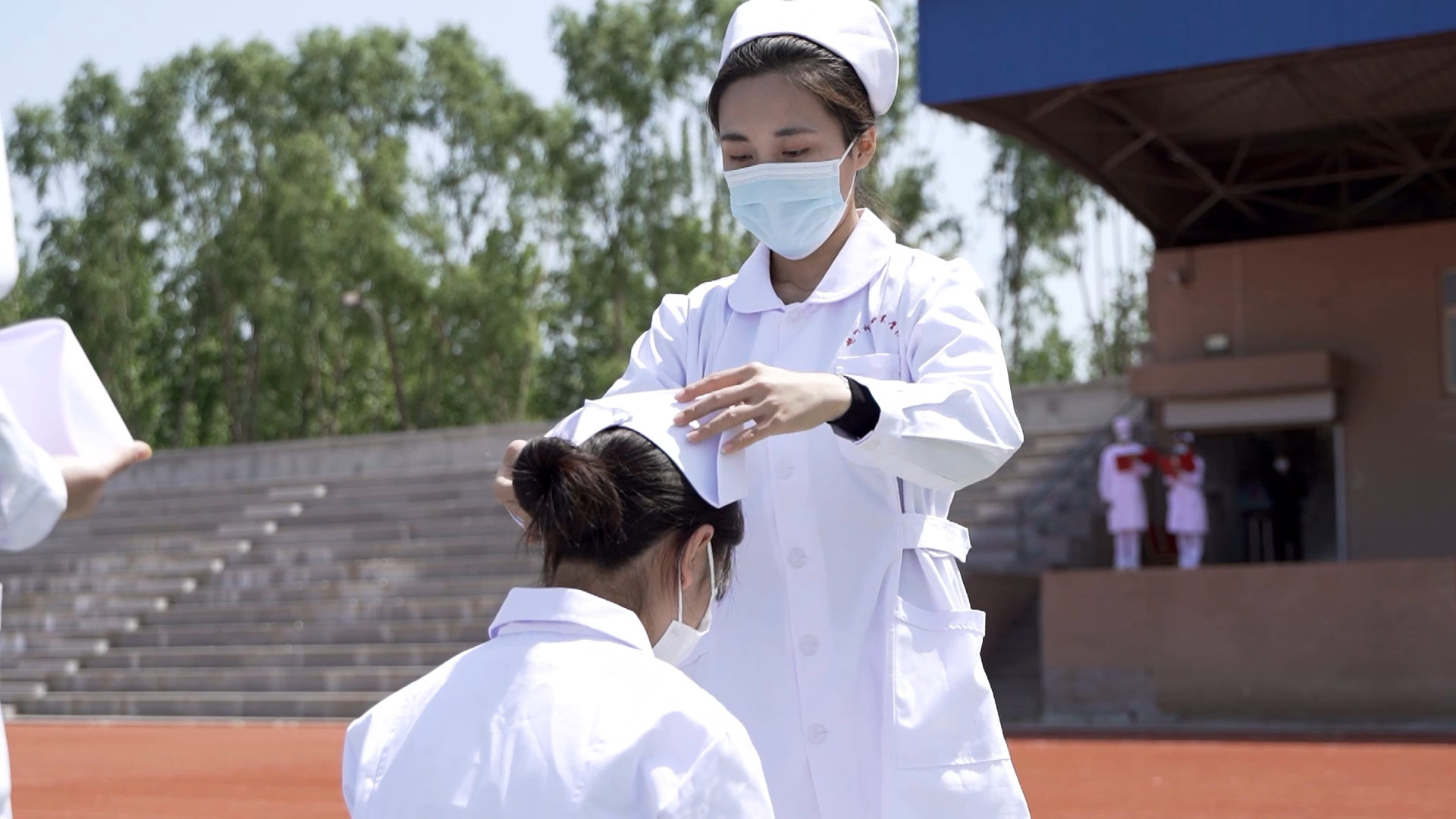 南粤36选7医学护理学院举行2022年护士节授帽仪式